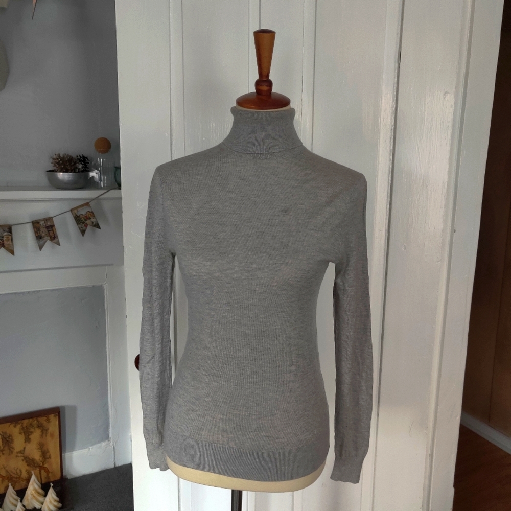 Massimo Dutti Gray Wool/Cashmere Blend Sweater. Size M - Picture 1 of 4